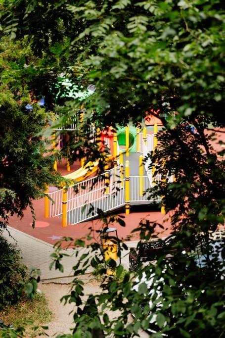 Ferienwohnung Little Paris Boutique Bukarest Exterior foto