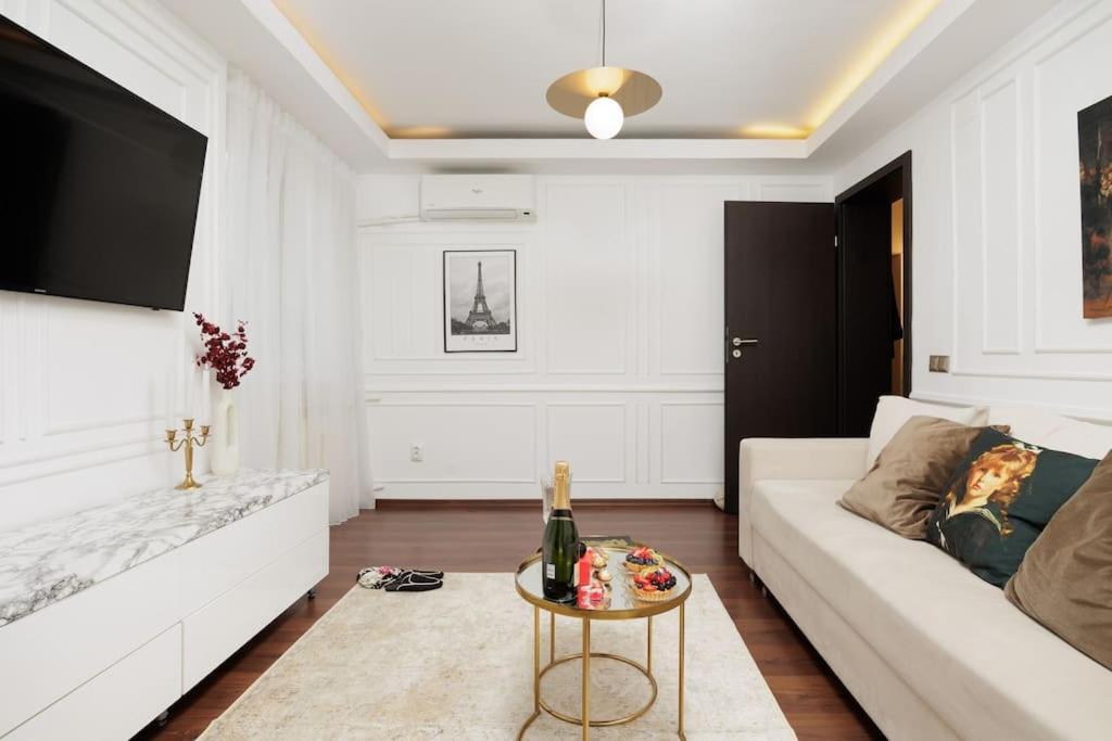 Ferienwohnung Little Paris Boutique Bukarest Exterior foto