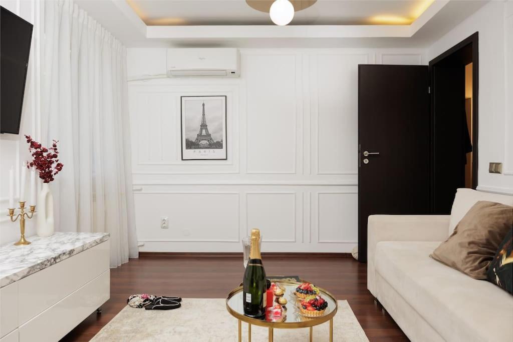 Ferienwohnung Little Paris Boutique Bukarest Exterior foto