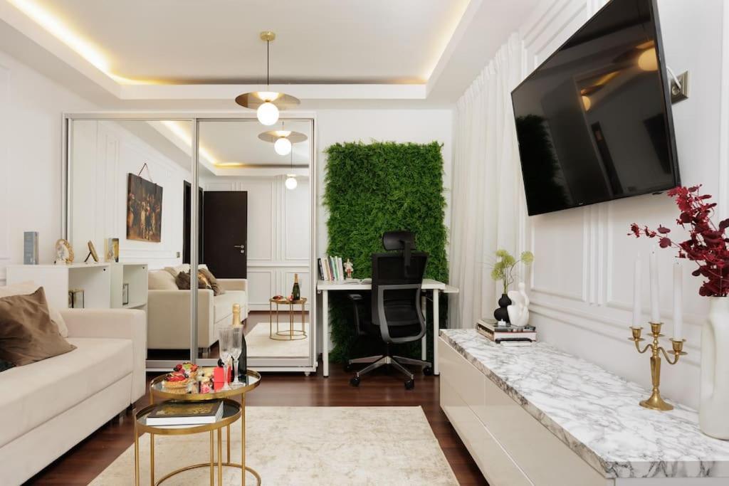 Ferienwohnung Little Paris Boutique Bukarest Exterior foto